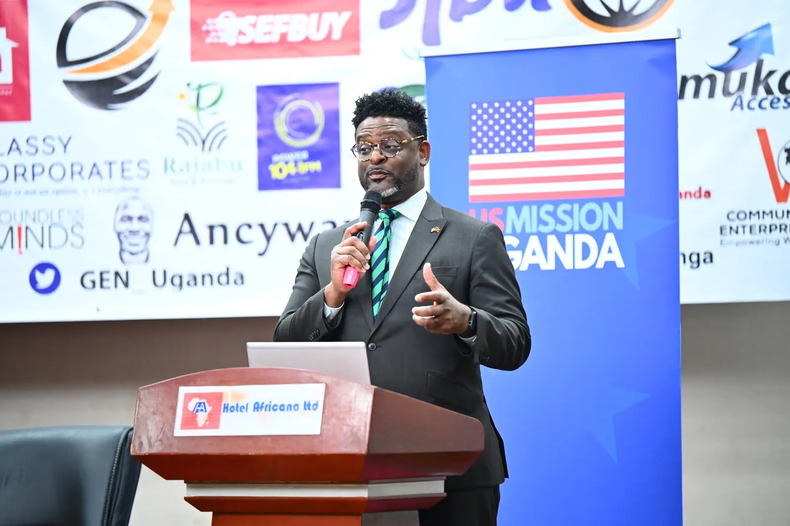 Speaker addressing Global Entrepreneurship Week from the podium